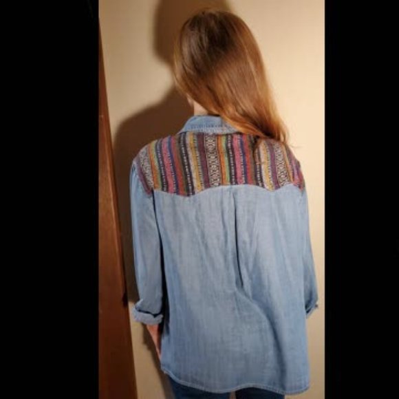 Funky chambray button down/ lightweight "shacket" - Picture 2 of 8